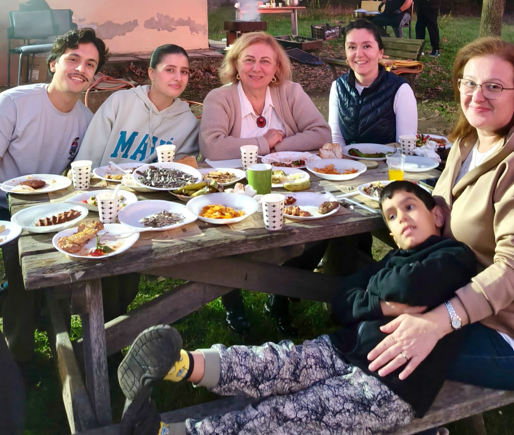 MENNAN PASİNLİ ATÇILIK MYO’DA AİLE OLMANIN GÜCÜ: İKİNCİ SINIFLARDAN BİRİNCİ SINIFLARA GÖNÜLDEN “HOŞ GELDİNİZ” BULUŞMASI